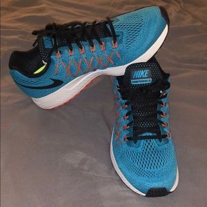 Nike Zoom Pegasus 32 Running Sneakers